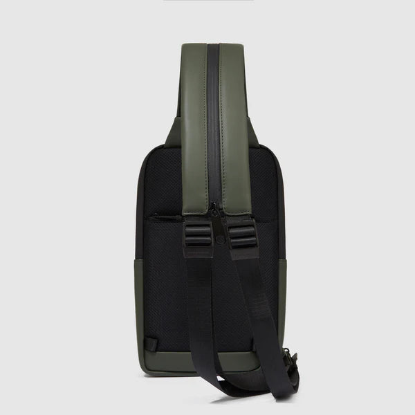 Zaino Piquadro monospalla uomo resistente all' acqua